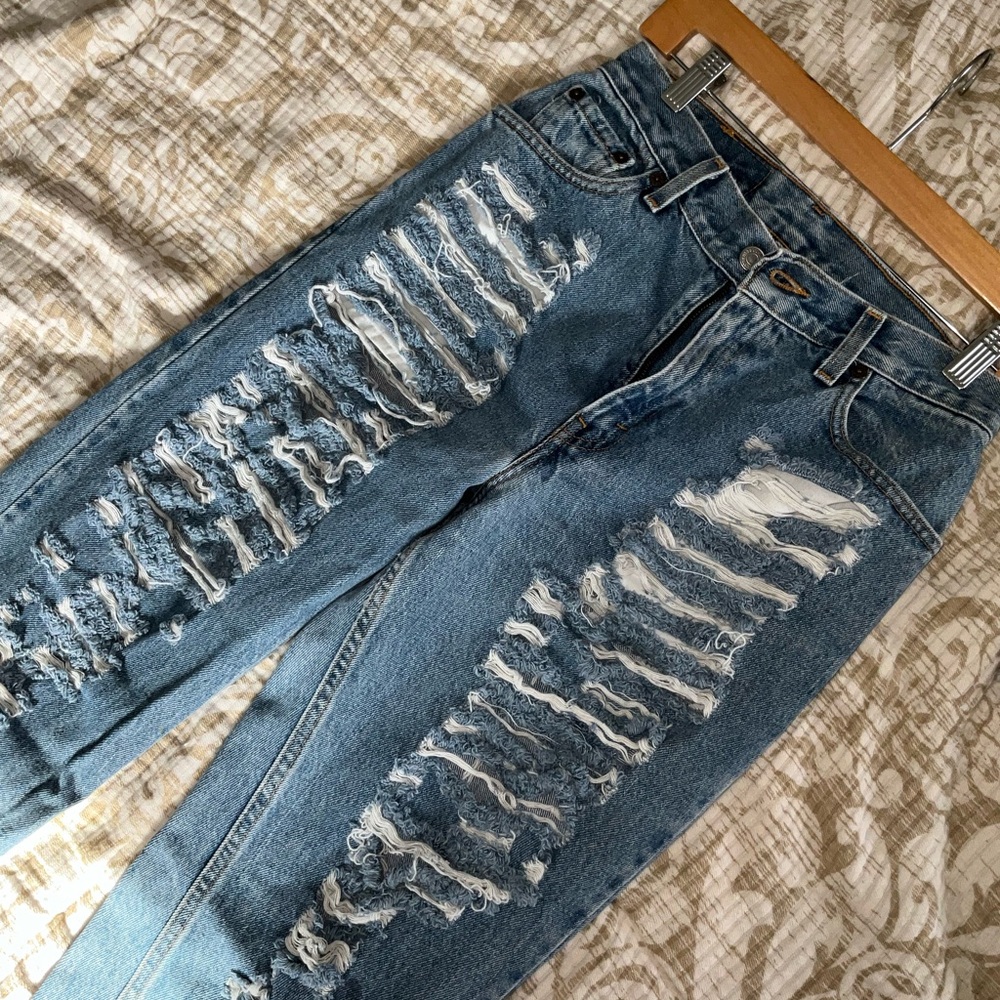 Women’s Ripped Vintage Levi’s 550 High-waisted Mom Jeans